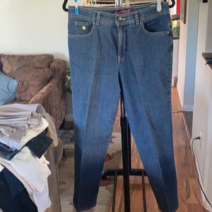 Gloria Vanderbilt straight leg jeans